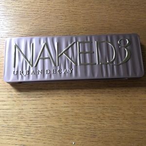 Urban Decay naked 3 eye shadow palette